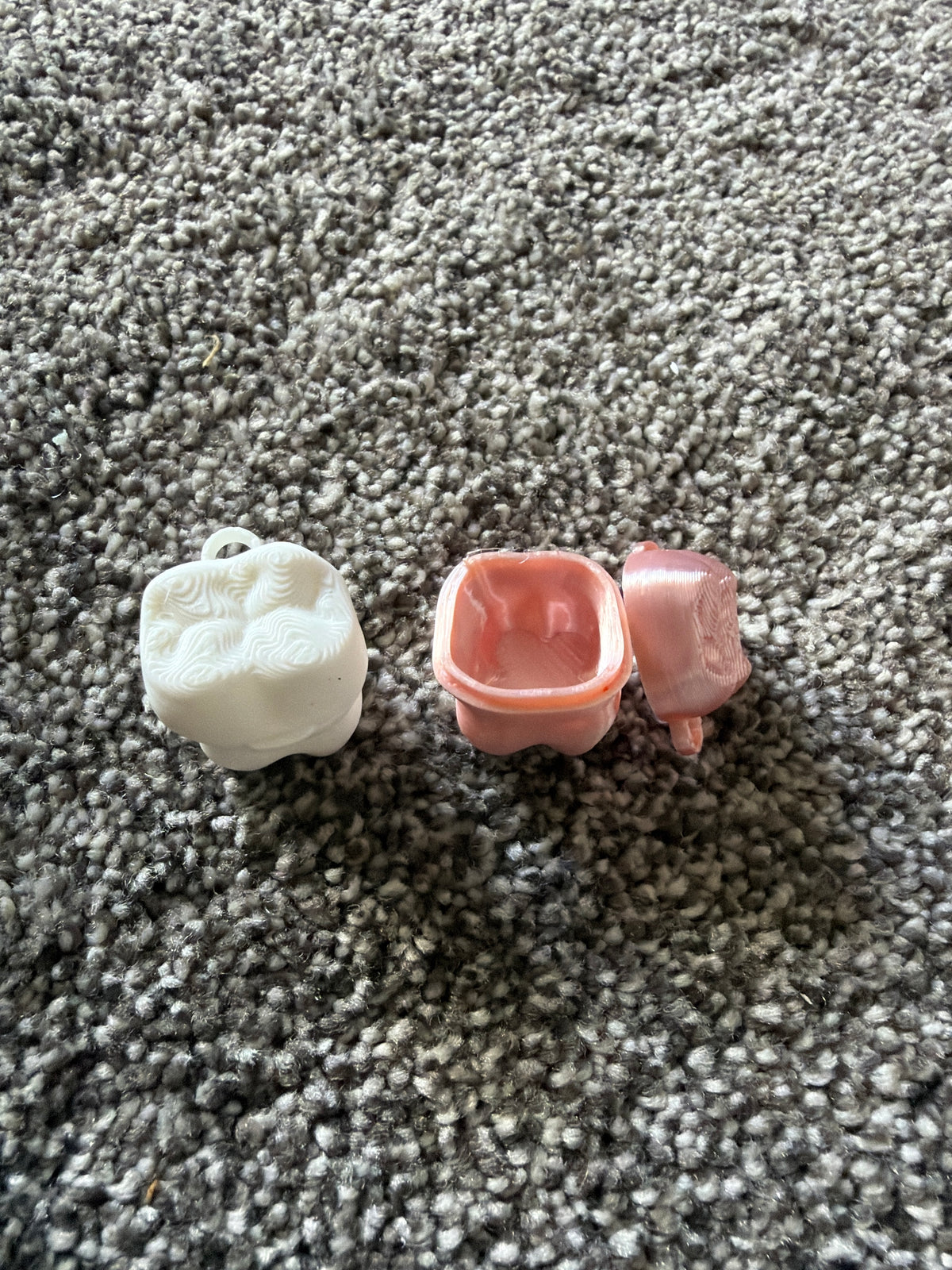 Small baby tooth holder